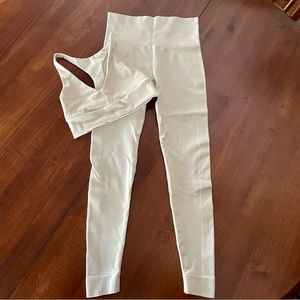 SCULPTFLEX® Leggings Sz XS Oat Milk